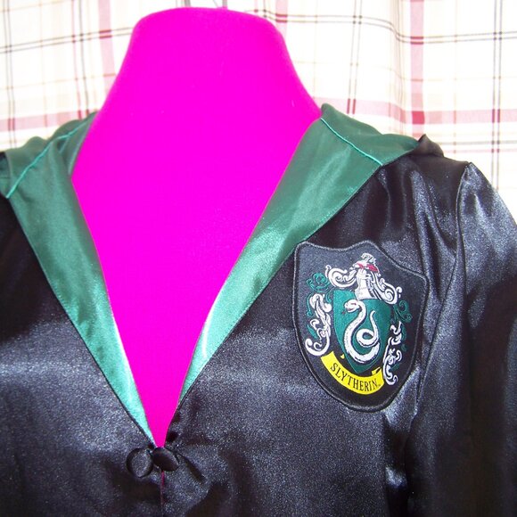 Harry Potter NWT Slytherin Robe Sz XS - Picture 1 of 9